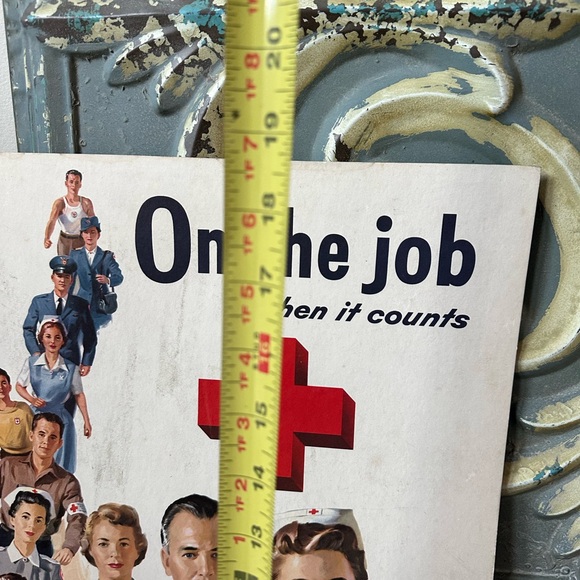 Vintage Red Cross recruiting cardboard sign on the job - Picture 8 of 10